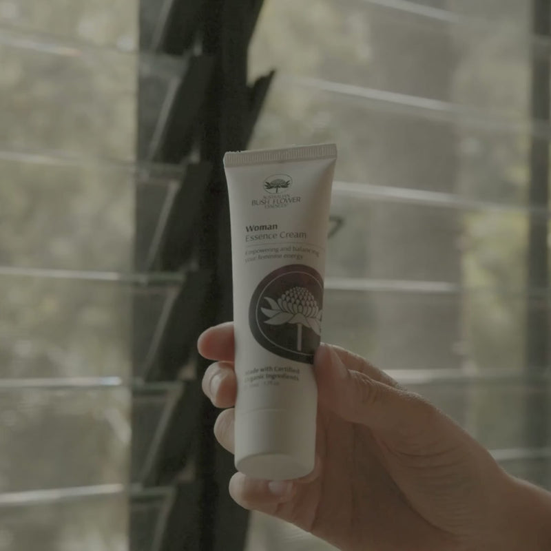 フェイスクリーム ESSENCE CREAM WHT F Woman Essence Organic Cream – Australian Bush Flower Essences